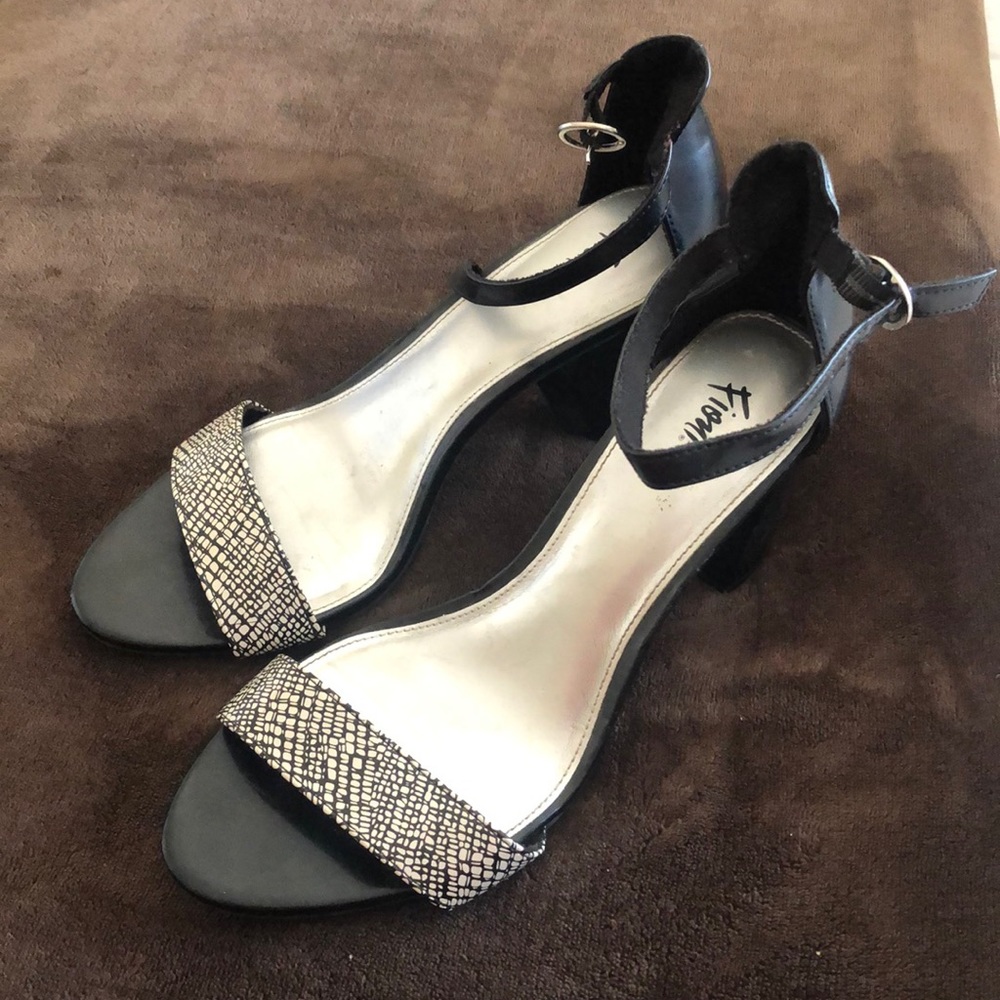 Fioni thick heels